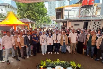 Pt Perkebunan Nusantara Iii (persero) Berbagi Sembako Dan Penyediaan Layanan Kesehatan Gratis Untuk Warga Jakarta Selatan