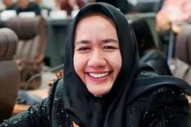 Anggota DPRD Barito Utara, Rosi Wahyuni