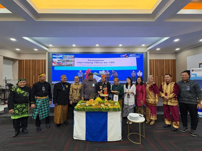 Bri Region 6 Jakarta 1 Rayakan Hut Ke 130 Bri Dengan Tumpengan Dan Penghargaan Masa Bakti Pekerja