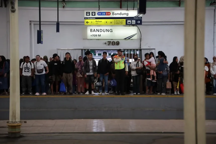 Stasiun Bandung Dan Kiaracondong Layani 163 Ribu Pelanggan Datang Selama 16 Hari Liburan Natal Dan Tahun Baru, Bukti Bandung Jadi Destinasi Favorit Akhir Tahun