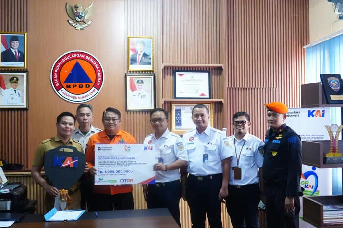 Tutup Tahun 2025, Kai Divre Iii Salurkan Csr Mobil Toilet Untuk Kabupaten Muara Enim