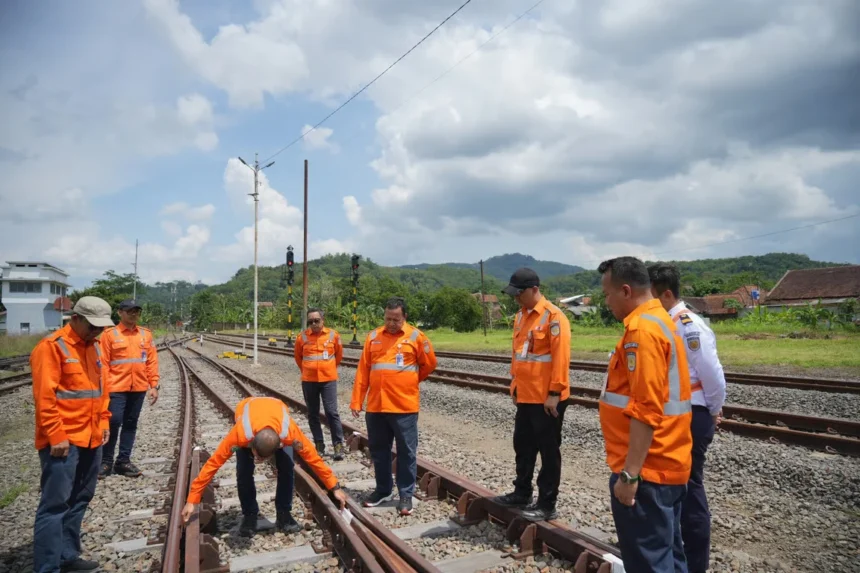 Kai Daop 2 Bandung Pastikan Keselamatan Perjalanan Dan Pelayanan Penumpang Terjamin Dengan Baik