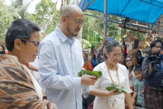 Pandji Pragiwaksono Sidang Adat Toraja