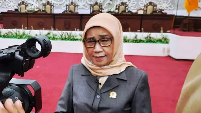 Siti Nafsiah33
