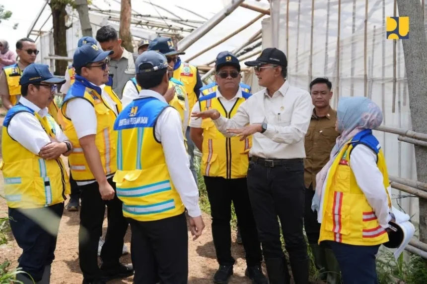 Tinjau Penanganan Longsor Di Cisarua