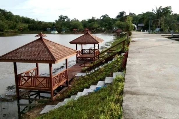 Objek wisata yang semakin dikenal masyarakat, DAM Trinsing.