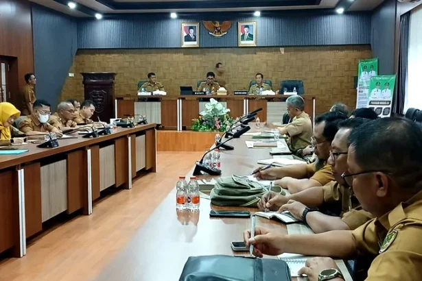 1201 Bupati Rapat Anggaran