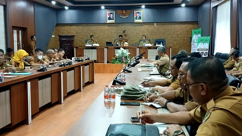 1201 Bupati Rapat Anggaran