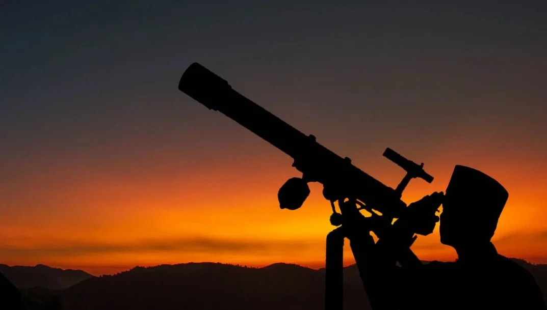 Ilustrasi Pemantauan Rukyatul Hilal Penentuan Hari Raya Idul Fitri