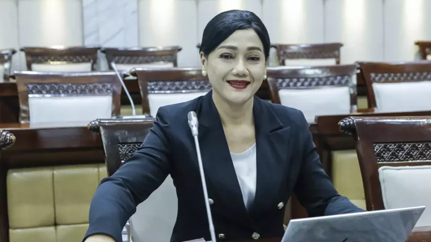 Ketua Dewan Ojk Friderica Widyasari Dewi