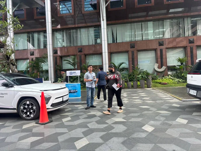 Satu Hari Lagi