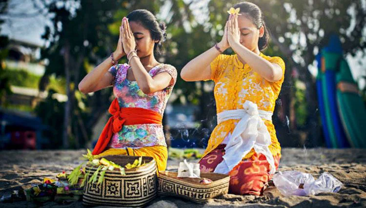 Rangkaian Dan Pantangan Nyepi