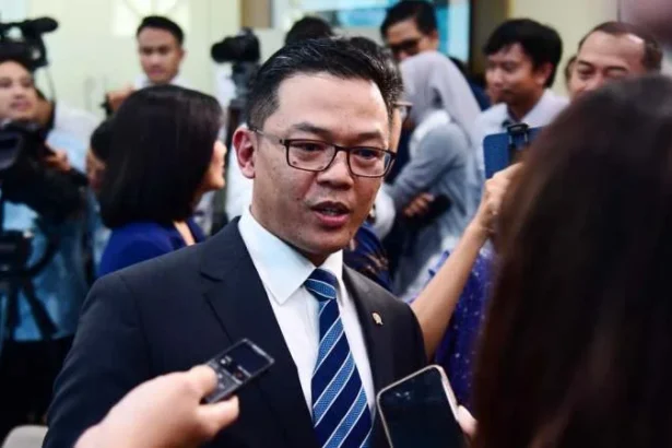 Menteri Luar Negeri Sugiono