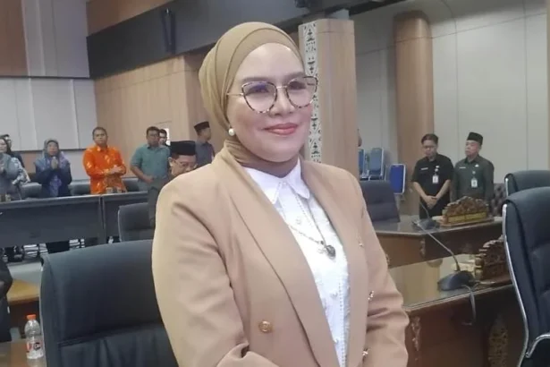 Anggota Dprd Barito Utara, Hj. Sri Neni Trianawati