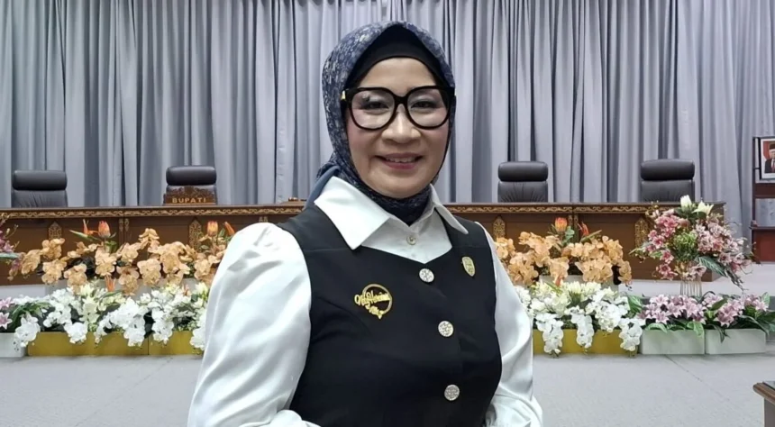 Ketua Komisi I Hj Netty Herawati