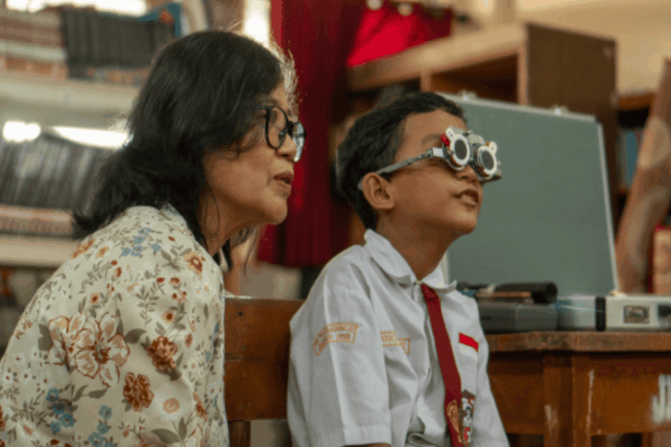 Dia Tak Bisa Melihat Tulisan Di Papan Tulis, 1.720 Orang Dalam Program #melihatmasadepan Memilih Untuk Mengubah Itu (1)