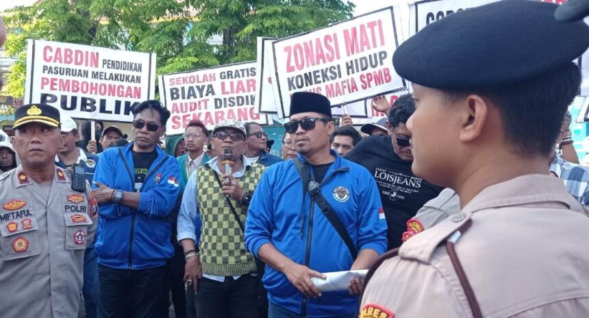 Aksi Aliansi Poros Tengah
