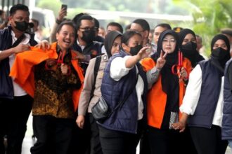 Roy Suryo Dan Dr Tifa