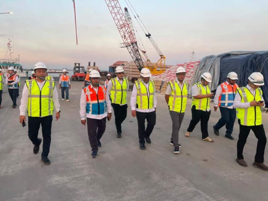 Bp Bumn Tinjau Operasional Pelindo Gresik, Perkuat Layanan Logistik Nasional