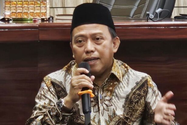 Direktur Urusan Agama Islam dan Bina Syariah Kemenag, Arsad Hidayat