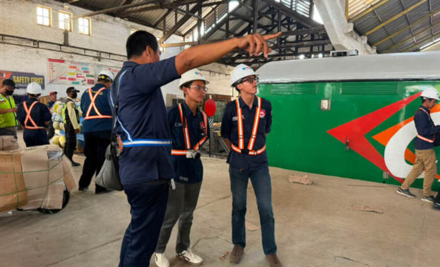 Kunjungan Edukatif Dari Komunitas Edan Sepur Jakarta Di Area Operasional Jakarta Gudang