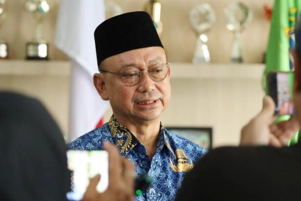 Wali Kota Pontianak, Kalimantan Barat, Edi Rusdi Kamtono