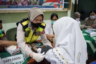 Rumah Sakit (Rumkit) Bhayangkara Tingkat III Palangka Raya, Biddokkes Polda Kalimantan Tengah, menggelar pelayanan kesehatan bagi pelajar SMA Muhammadiyah Palangka Raya, Senin (27/7/2026).