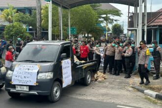 Aliansi Gerakan Palangka Raya Gelap (GPG) kembali menggelar aksi unjuk rasa di depan Kantor PLN UP3 Palangka Raya, Jalan Ahmad Yani, Rabu (29/7/2026).