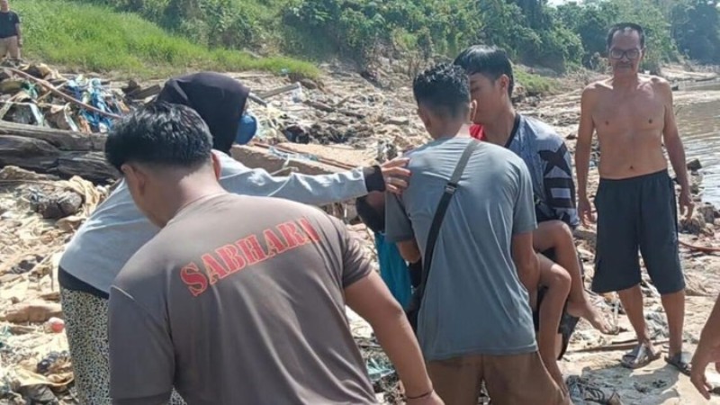 Balita Tenggelam Di Sungai Barito