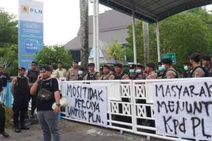 Demo Pln Protes Pemadaman