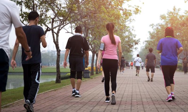 Jalan Kaki Menurunkan Berat Badan