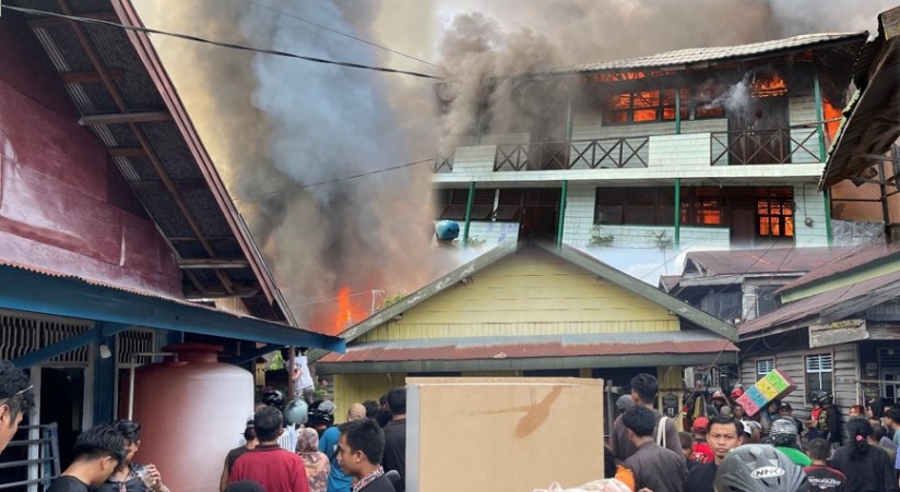 Kebakaran Di Gang Sari 45