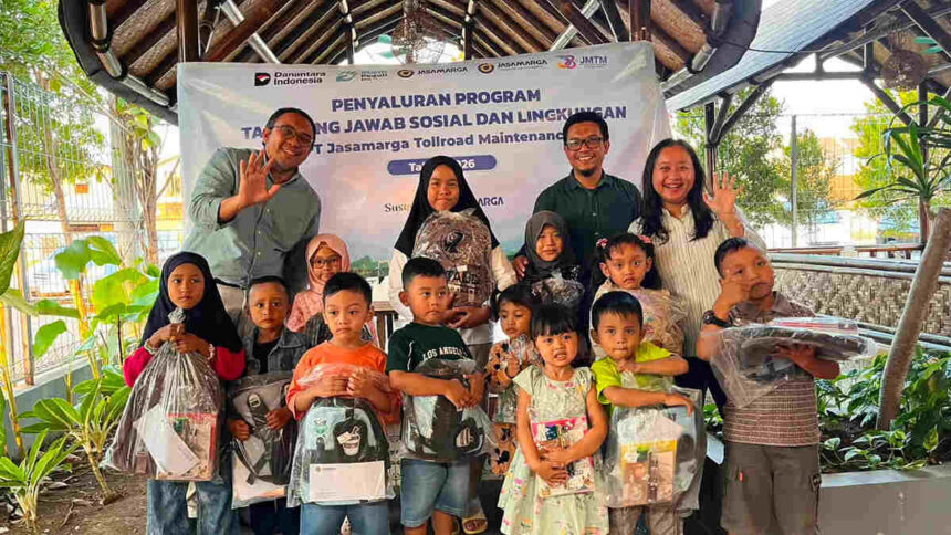 Dukung Pendidikan Anak Tenaga Kerja Operasional, Pt Jasamarga Tollroad Maintenance Salurkan Bantuan Peralatan Sekolah Sambut Hut Ke 38