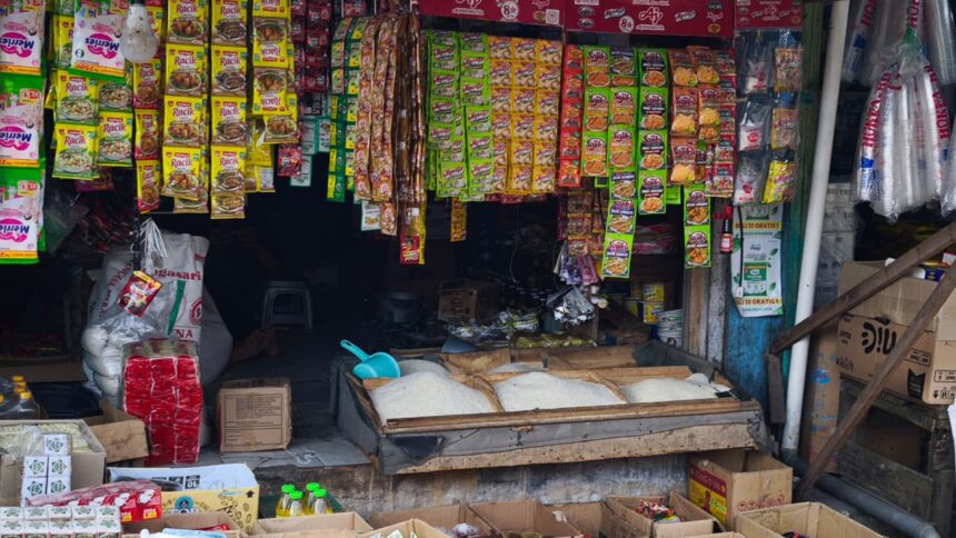 Toko Beras di Pasar Besar Kota Palangka Raya.