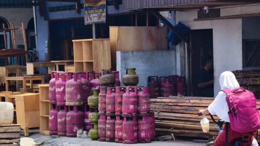Penjual Eceran LPG di Pasar Besar Kota Palangka Raya.