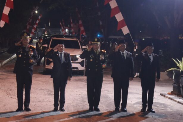 Malam renungan suci dalam rangka memperingati Hari Ulang Tahun (HUT) ke-81 Kemerdekaan Republik Indonesia di Kalimantan Tengah di Taman Makam Pahlawan (TMP) Sanaman Lampang, Palangka Raya, Minggu (16/8/2026) dini hari.