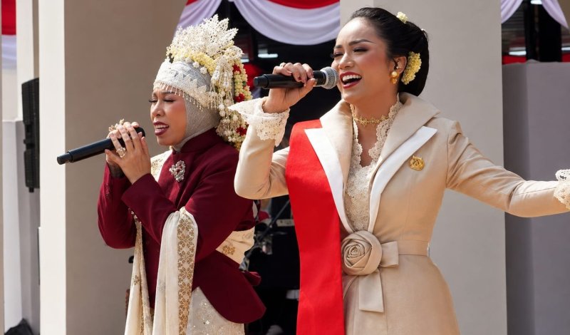 Kris Dayanti Dan Melly Goeslaw