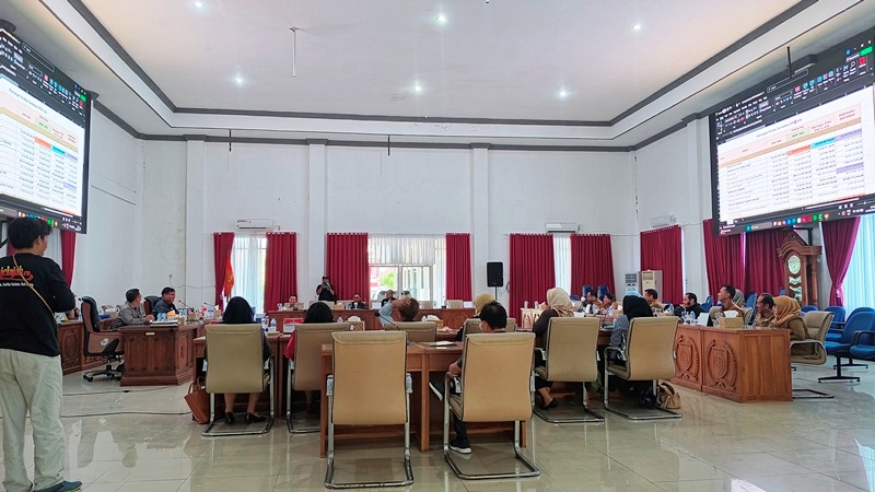 Rapat Banggar Dprd Barsel Dan Tapd