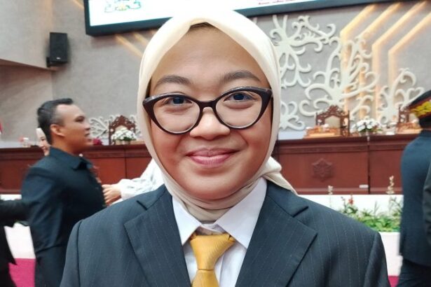 Wakil Ketua DPRD Kalteng, Riska Agustin