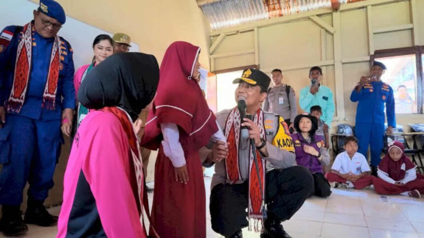 Kapolda Ntt Resmikan Mi Al Hidayah, Wujudkan Ruang Belajar Layak Bagi Anak Pulau Kukusan