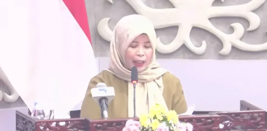 Juru Bicara Fraksi Partai Golkar DPRD Kalteng, Noor Fazariah Kamayanti dalam Rapat Paripurna ke-6 Masa Persidangan I Tahun Sidang 2026, Selasa (15/9/2026).