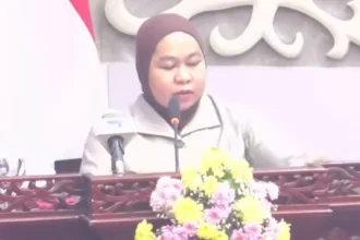 Juru Bicara Fraksi Partai Demokrat Kalteng, Kasri Yani, dalam Rapat Paripurna ke-6 Masa Persidangan I Tahun Sidang 2026 DPRD Kalteng, Selasa (15/9/2026).