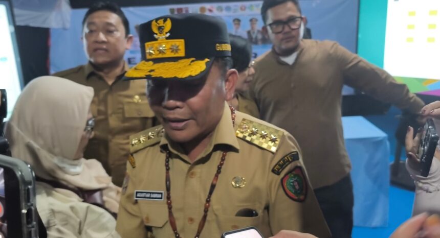 Gubernur Kalimantan Tengah Usai Press Release Karhutla di Istana Isen Mulang, Rumah Jabatan Gubernur Kalteng, Palangka Raya, Senin (31/8/2026).