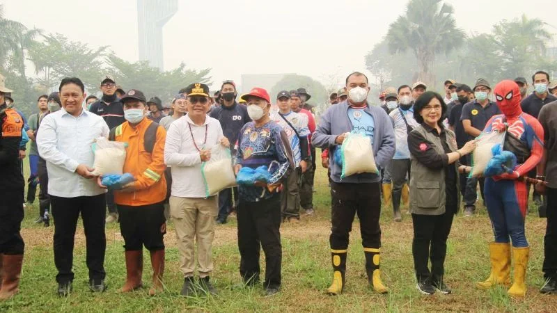 Gubernur Kalteng Bantuan Relawan