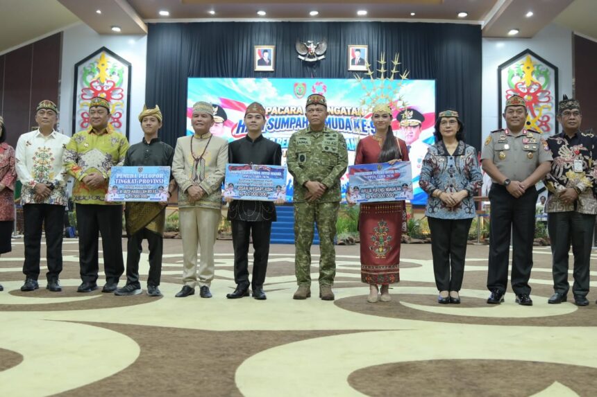 Upacara Peringatan Hari Sumpah Pemuda ke-98 dan Ikrar Bersama Anak Bangsa Tingkat Provinsi Kalimantan Tengah Tahun 2026. Sumber: MMC Kalteng