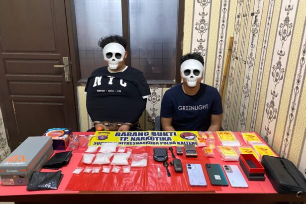 Dua pria berinisial AR (33) dan RAF (33) diamankan sebagai terduga pengedar.