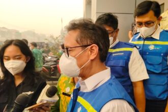 Menteri Kesehatan Republik Indonesia Budi Gunadi Sadikin usai meninjau Instalasi Gawat Darurat (IGD) dan ruang rawat inap anak RSUD dr. Doris Sylvanus, Jumat (23/10/2026).