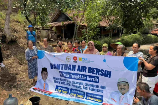 Mengalirkan Kepedulian, Menghadirkan Air Bersih