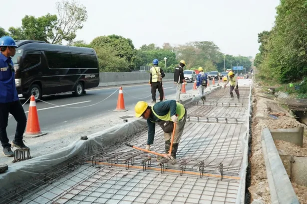 Optimalkan Kondisi Perkerasan Jalan, Pt Jmtm Lakukan Pekerjaan Sfo Dan Rekonstruksi Di Tol Semarang