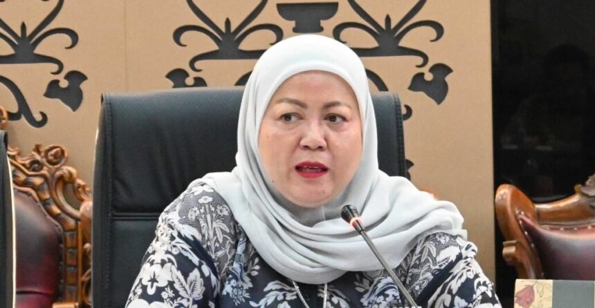 Wakil Ketua Ii Dprd Barito Utara Hj. Henny Rosgiaty Rusli